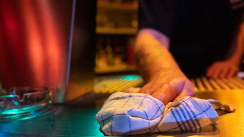 46-jährige Küchenhilfe starb: Tödlicher Streit in Düsseldorfer Restaurant – Gericht erhöht Strafe