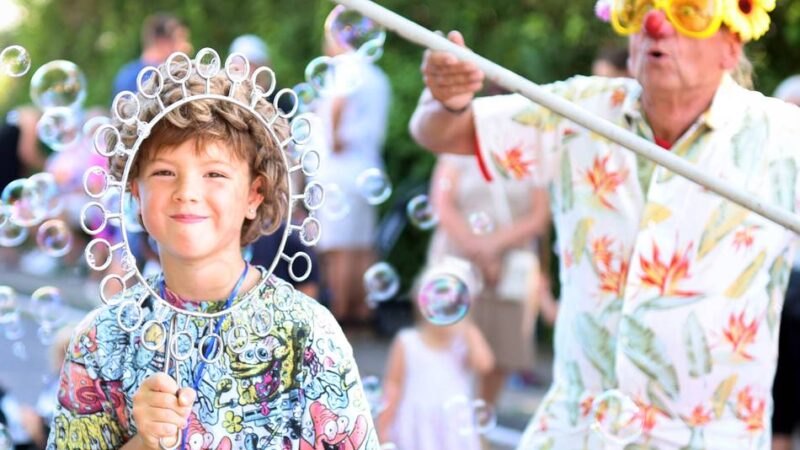 Sommerfest in Obschwarzbach: Blubber, Glitzer, Plopp und weg!