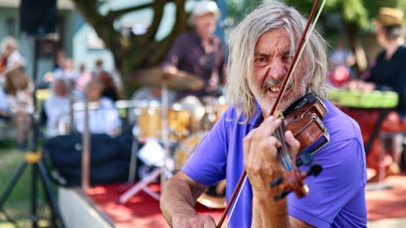 Konzert im Apothekengarten in Hilden: „Es ist Weltklasse, dass Chuck dabei ist“