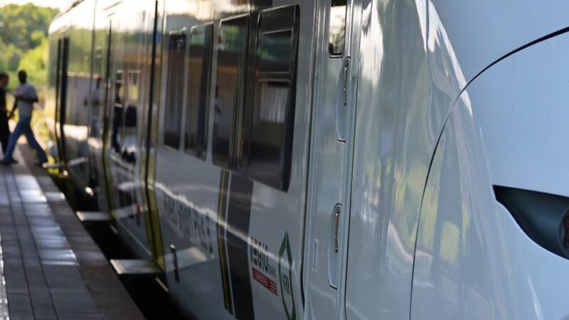 Linie verbindet Solingen, Hilden und Düsseldorf: „Sehnsüchtig darauf gewartet“ – der RE47 ist endgültig wieder zurück