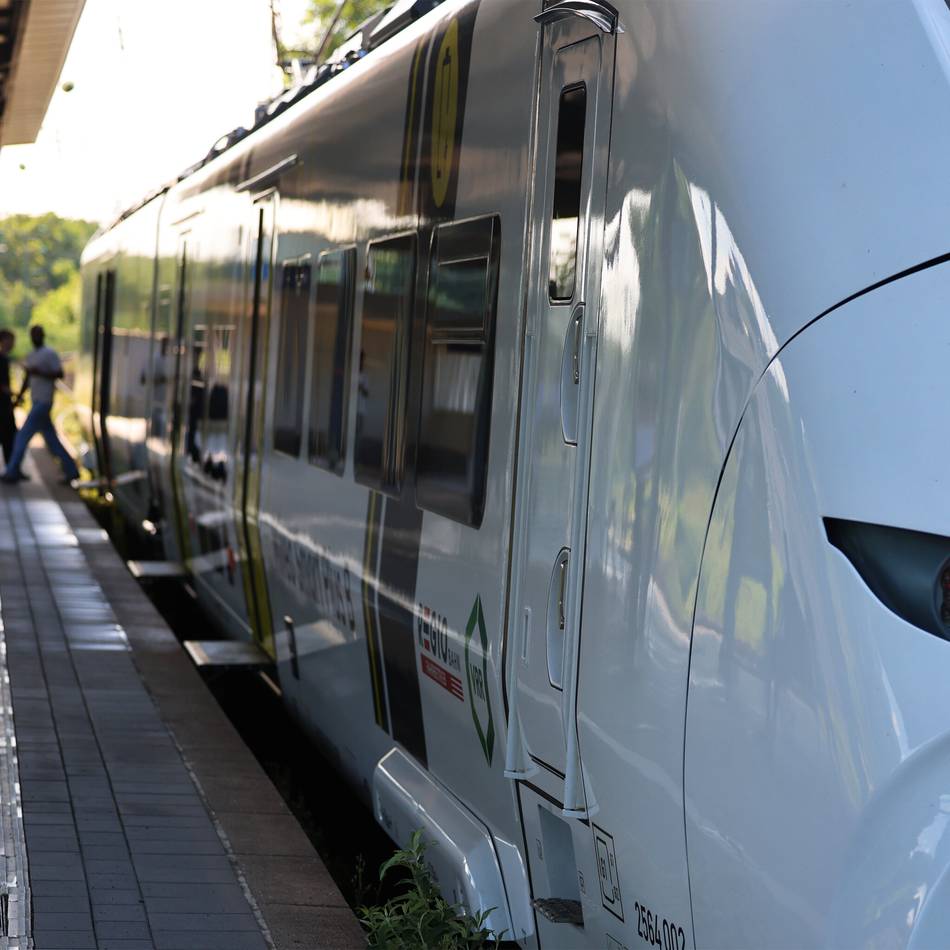 Linie verbindet Solingen, Hilden und Düsseldorf: „Sehnsüchtig darauf gewartet“ – der RE47 ist endgültig wieder zurück
