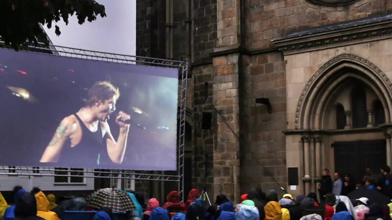 Open-Air-Kino Mettmann: Hape und Prada locken zum Kino unter Sternen