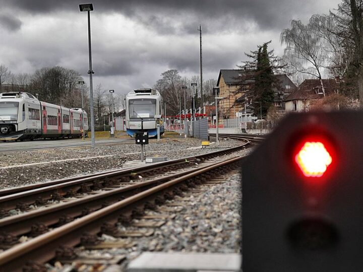 Regiobahn in Mettmann: Wie Senioren Bus und Bahn sicher nutzen