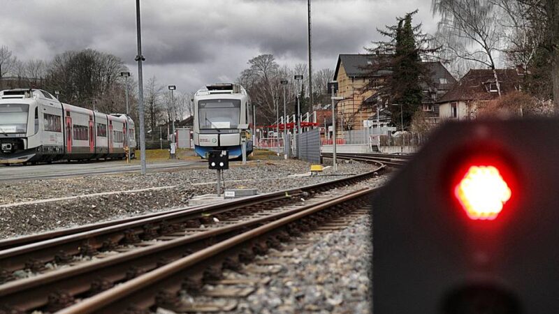 Regiobahn in Mettmann: Wie Senioren Bus und Bahn sicher nutzen