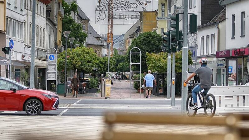 Hildener Mittelstraße: Kult-Leuchtreklame „Hilden, was liegt näher“ soll bald zurückkehren