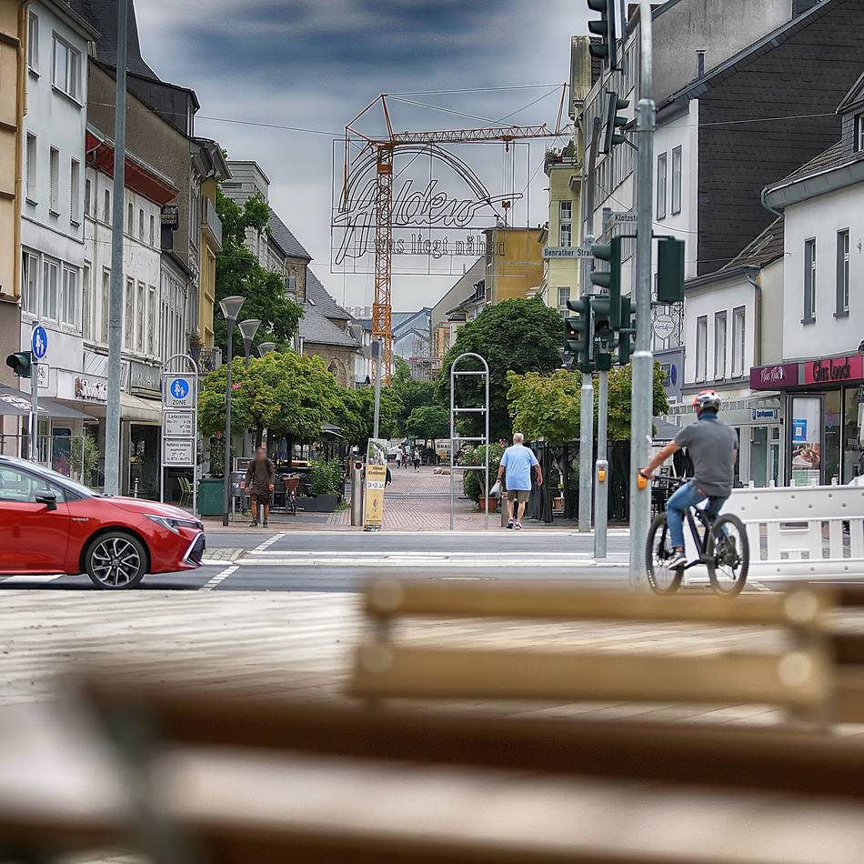 Hildener Mittelstraße: Kult-Leuchtreklame „Hilden, was liegt näher“ soll bald zurückkehren