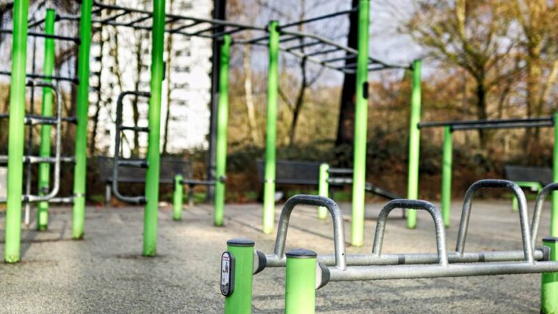 Jugend in Dormagen: Fitnessgeräte und Fußballplatz – Jugendplatz Hackenbroich wird aufgehübscht