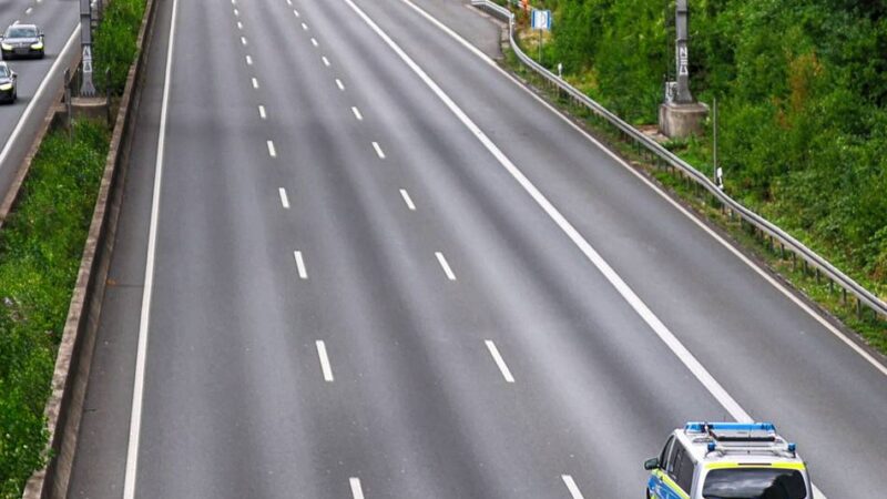Autobahnsperrung nahe Hilden: Suizid führt zu Unfall mit mehreren Autos – A3 nach acht Stunden wieder freigegeben