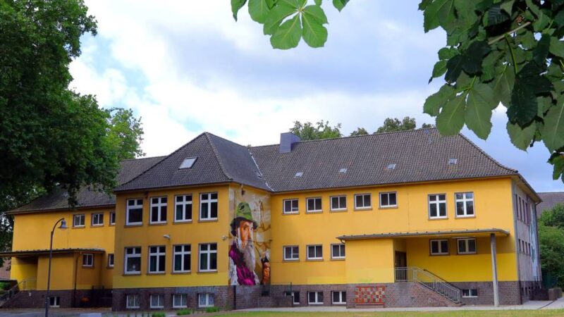 Pulverturmschule Rheinberg: Verein will Denkmalschutz für alte Schule