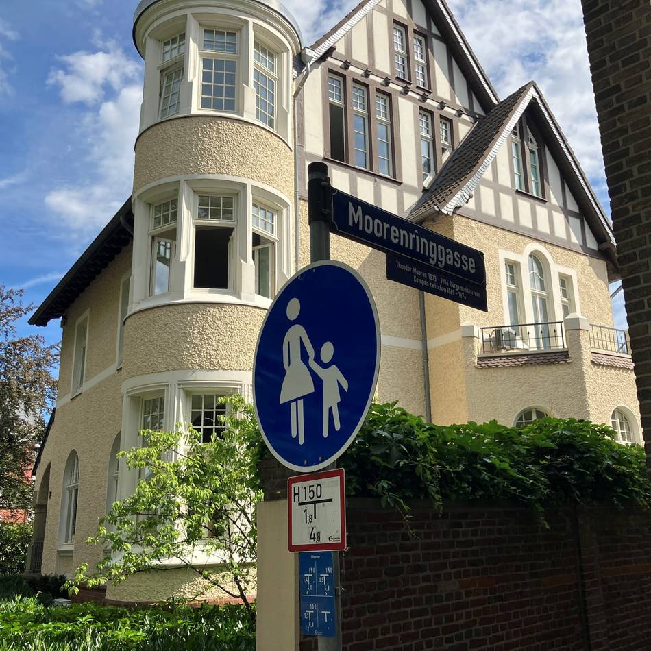Moorenringgasse in Kempen: Stadt entfernt Blumenkübel aus Sicherheitsgründen