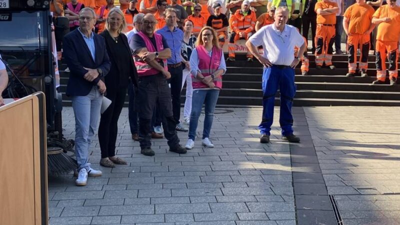 Nach Schuss auf TBL-Beschäftigten in Leverkusen: Mahnwache gegen Gewalt an Mitarbeitern im öffentlichen Dienst