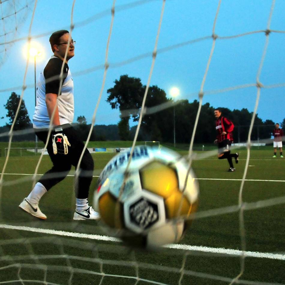 Fußball-Event in Nettetal: SuS Schaag lädt zum großen Nacht-Elfmeterschießen