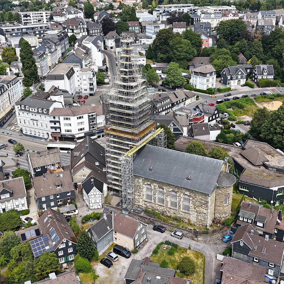 Stadtkirche Wermelskirchen: Gerüst steht – jetzt beginnt die Turmsanierung