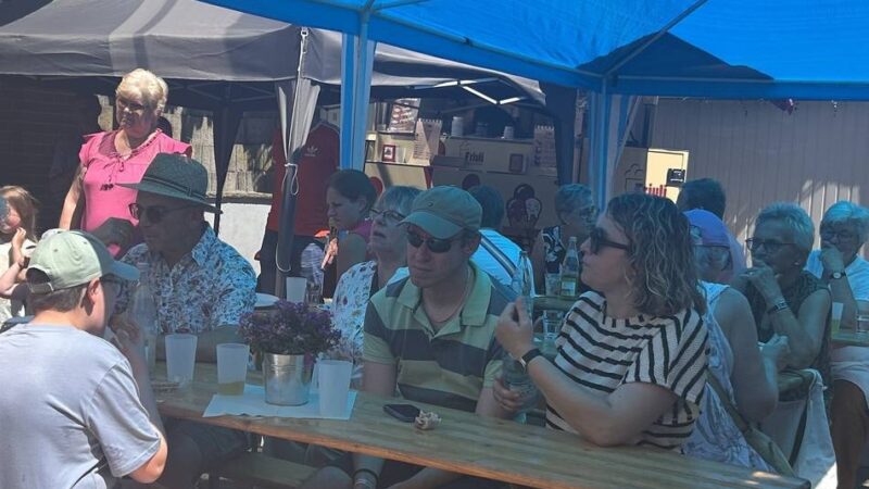 Familienfest in Hückeswagen: Evangelische Kirchengemeinde trotzt der Hitze