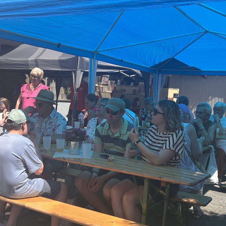 Familienfest in Hückeswagen: Evangelische Kirchengemeinde trotzt der Hitze