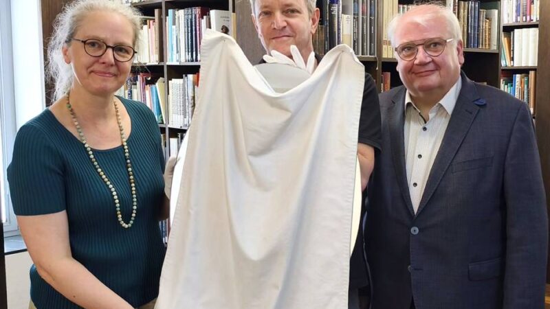 Kunstwerk von Gil Shachar: Stiftsmuseum Xanten erhält „bedeutende Schenkung“