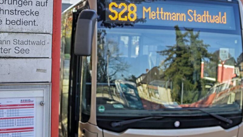 Schienenersatzverkehr der S28 in Mettmann: „Das hat mich mehr als einen Nerv gekostet“