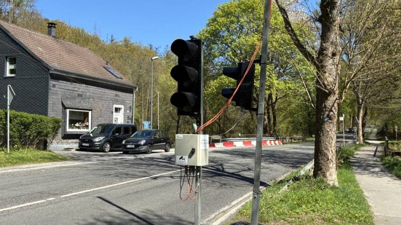 Sanierung der Fahrbahndecke: L409 blieb trotz fertiger Arbeiten gesperrt