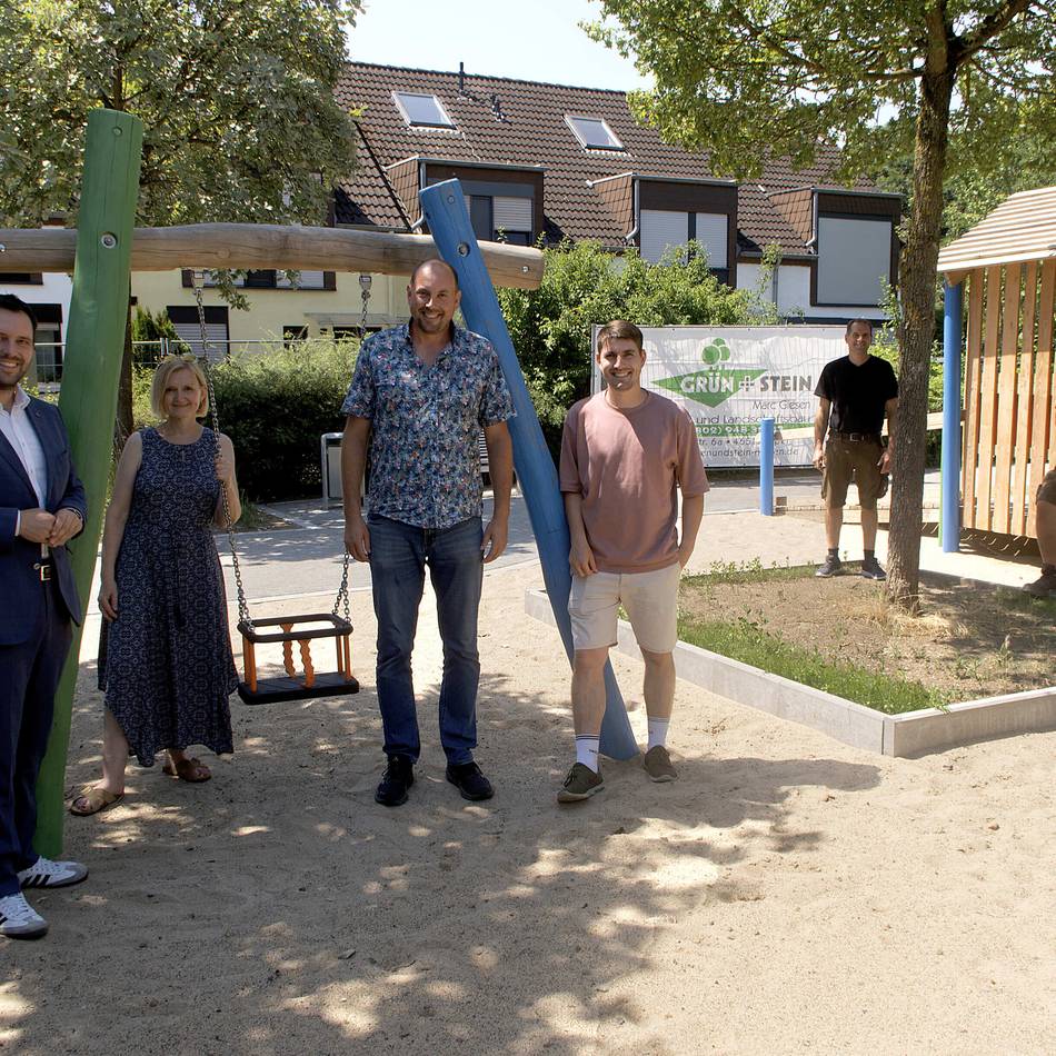 Stadt Rheinberg investiert 120.000 Euro: Spielplatz am Memeler Ring ist neu gestaltet und freigegeben