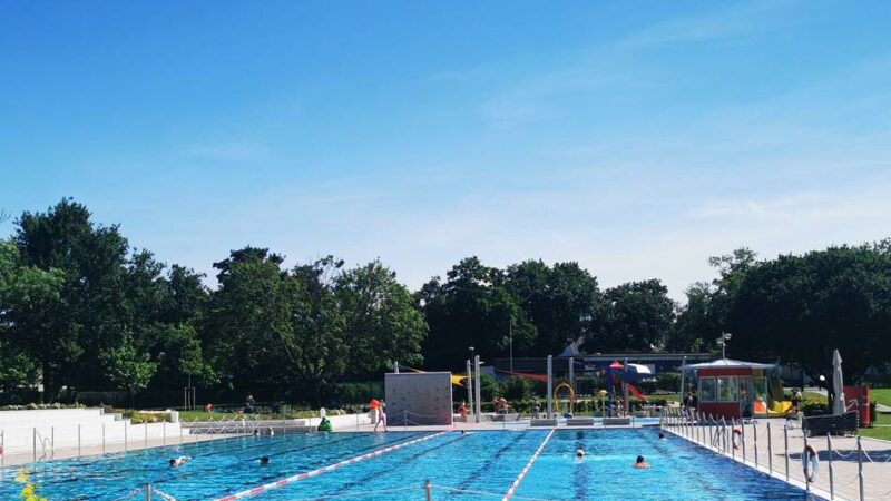 Ferienkarte für Schüler: Stadtwerke Neuss öffnen Schwimmbäder zum Pauschalpreis