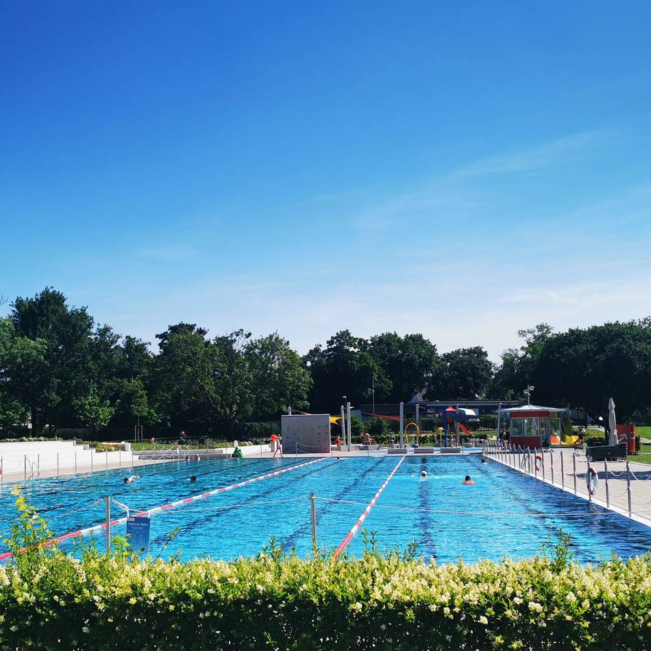 Ferienkarte für Schüler: Stadtwerke Neuss öffnen Schwimmbäder zum Pauschalpreis