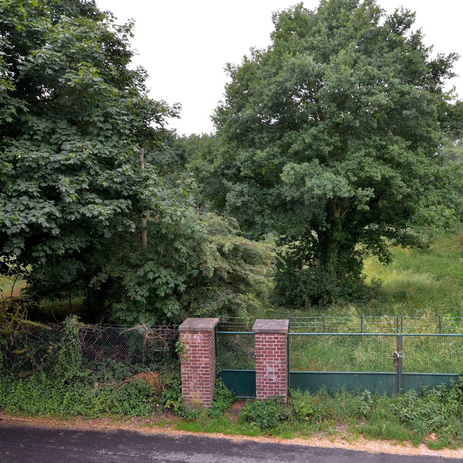 Nach Autoaufbruch in Rheinberg: Polizei umstellt Wald und nimmt zwei Tatverdächtige fest