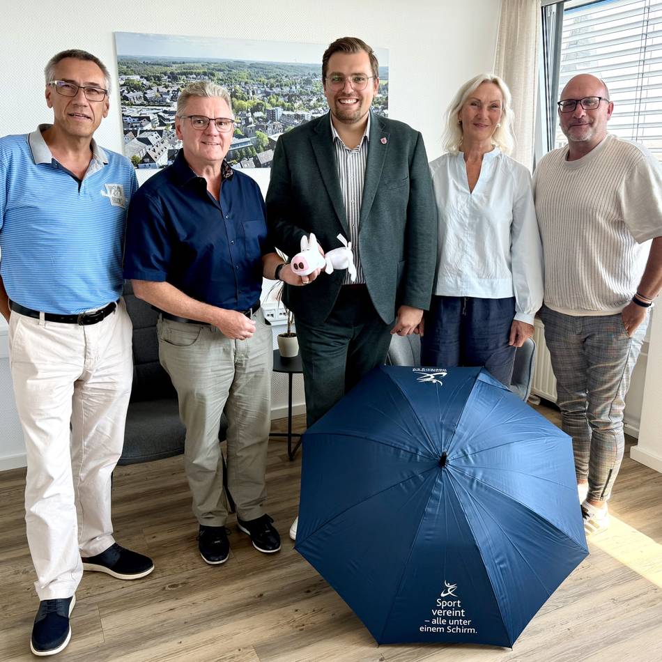 Besuch in Radevormwald: Hoher Besuch vom Landessportbund im Rathaus