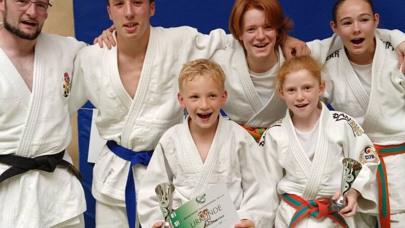 Judo in Wermelskirchen: Goldreiche Bilanz: Wermelskirchener Judoka dominieren Wettkampf in Burscheid