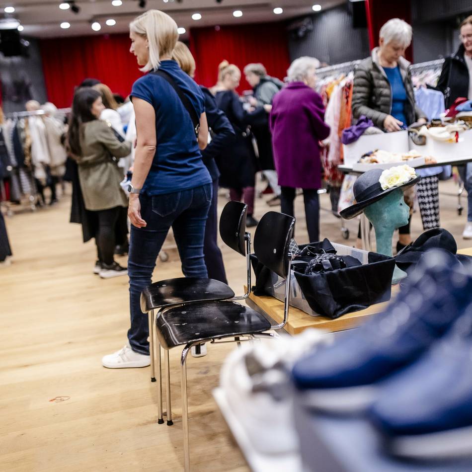 Aktion der Bürgerstiftung Düsseldorf: Schnäppchen und Vintage-Teile – Kleiderbörse findet erstmals an zwei Tagen statt