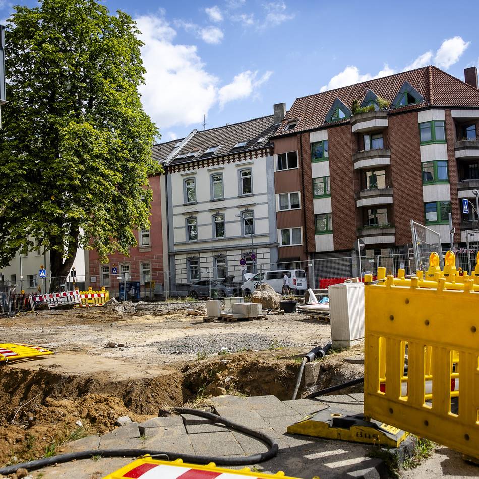Treffpunkt in Düsseldorf: Hochbeete, Bänke und Bäume – Benrath bekommt einen neuen Brunnenplatz