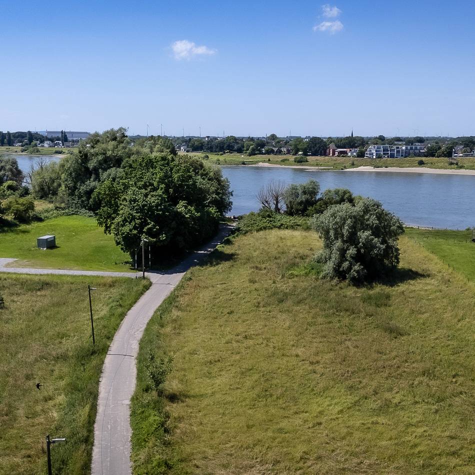 Am Rhein in Düsseldorf: Himmelgeister Deich wird für 42 Millionen Euro ausgebaut – einigen Anwohnern droht Enteignung