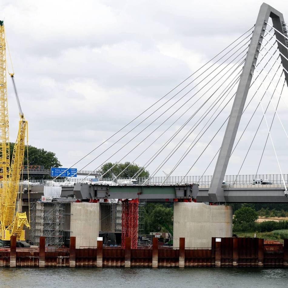 Großbaustelle bei Leverkusen: Erster Pylon für zweite A1-Brückenhälfte kommt im Herbst
