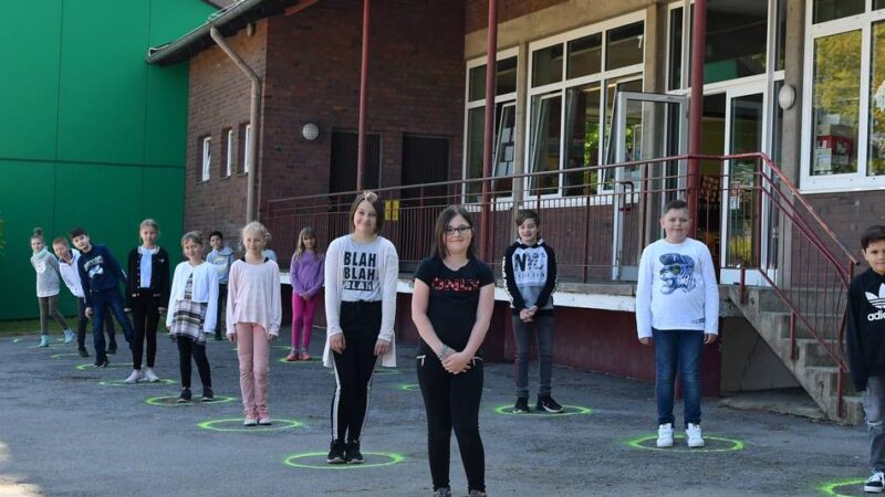 Bildung in Radevormwald: Zwei Varianten für die neue Schule in Bergerhof