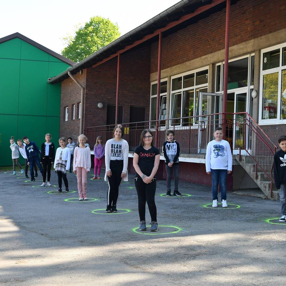 Bildung in Radevormwald: Zwei Varianten für die neue Schule in Bergerhof