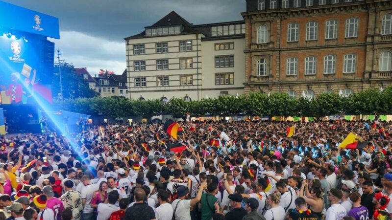 Verdacht in Düsseldorf: EM-Ticket-Affäre – Ermittler durchsuchen Düsseldorfer Rathaus