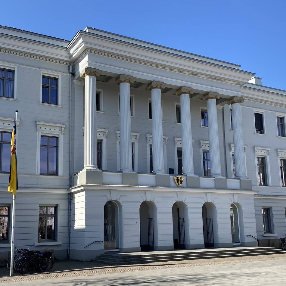 Krefeld verschärft Sicherheit im Rathaus: „Ich komme wieder – und dann erschieße ich dich“