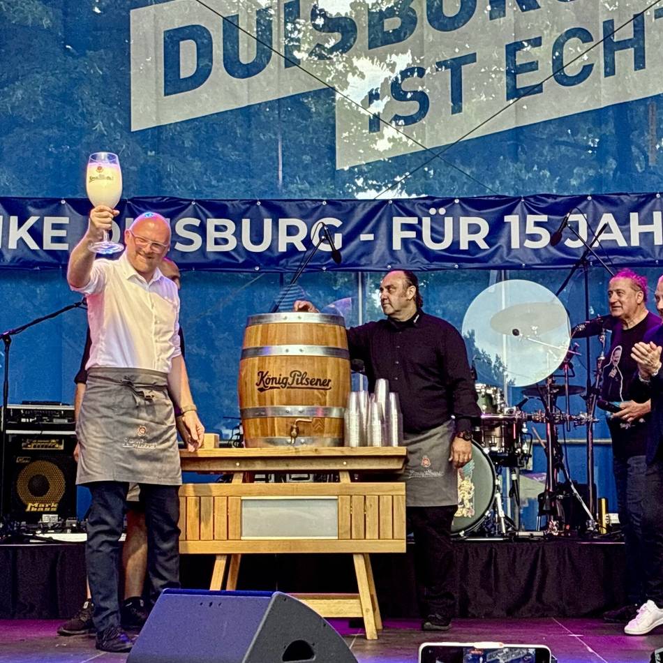 Das letzte Mal mit Bülent Aksen: OB Link eröffnet Duisburger Stadtfest mit Fassanstich
