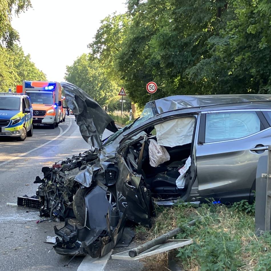 Zwei Hubschraubereinsätze im Kreis Viersen: Autofahrer nach Unfall in Süchteln verstorben