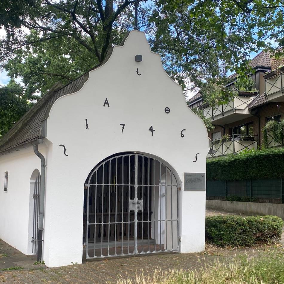 Wegekapelle im Duisburger Süden: Huckinger Kapelle zeigt – dieser Hund war mehr als ein Symbol