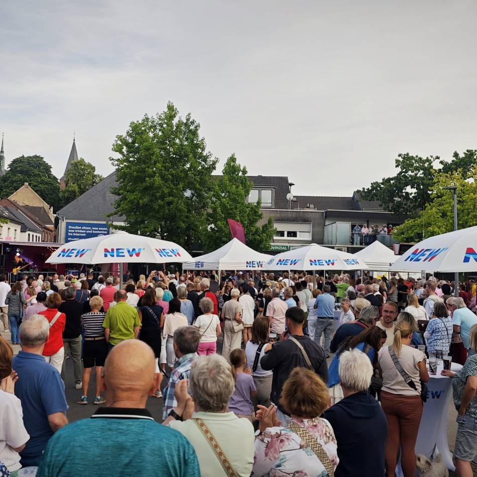 NEW-Musiksommer in Niederkrüchten: Volle Hütte am Lütterbeach