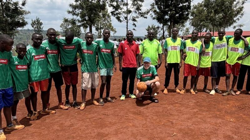 Heimatreporter im Grenzland: Trikot-Spende für Burundi-Hilfe und Turnier bei Parkboulern