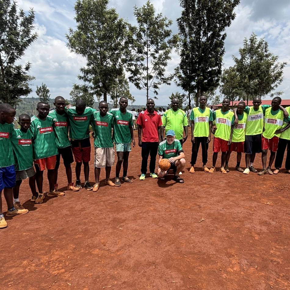 Heimatreporter im Grenzland: Trikot-Spende für Burundi-Hilfe und Turnier bei Parkboulern