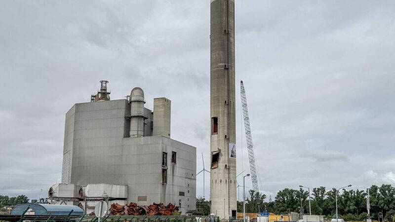 200 Meter hoher Kamin in Grevenbroich: Nächster Termin für Sprengung am Kraftwerk Frimmersdorf steht fest
