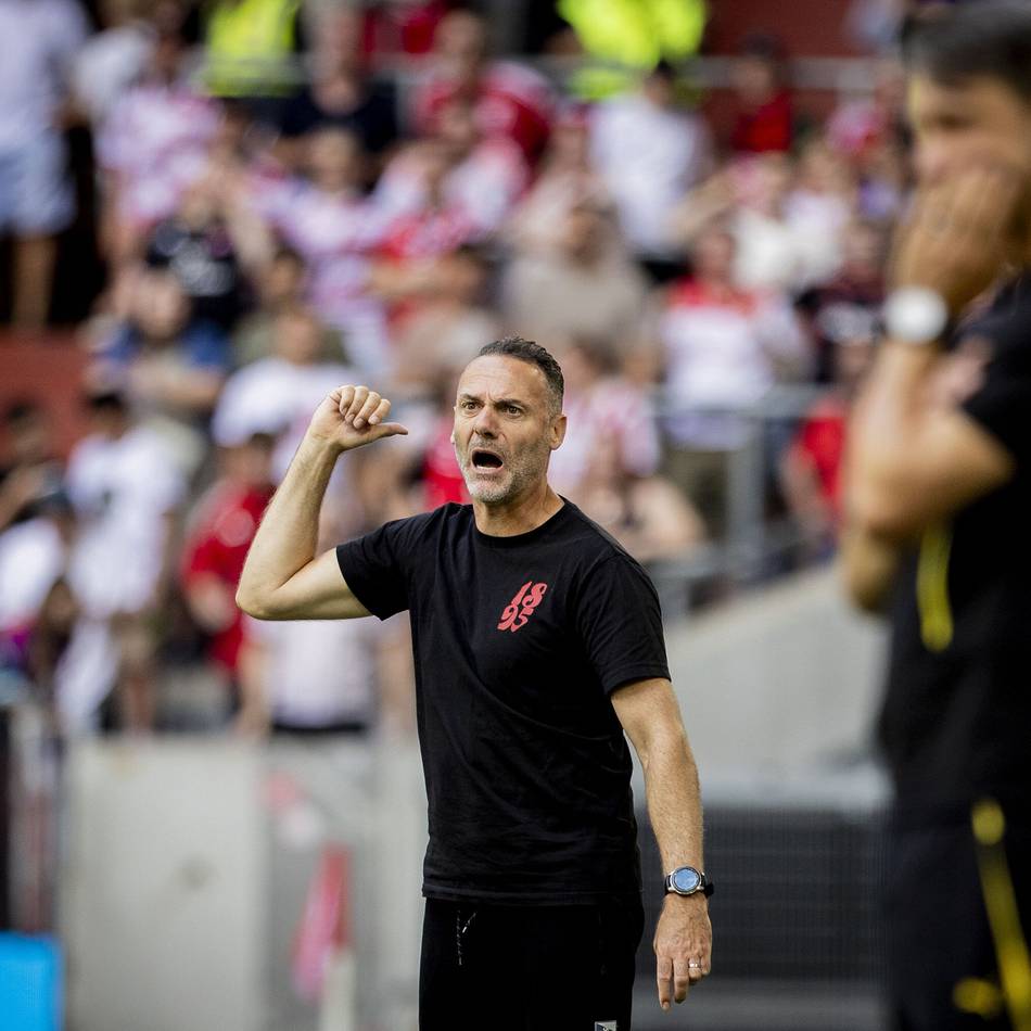 „Musst du besonders an die Hand nehmen“: Ende kommt Fortuna-Transfer zuvor – Trainer mit Spezial-Strategie gegen Dortmund