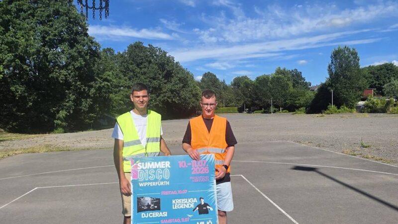 „Kreisligalegende“ und „Miljö“ in Wipperfürth: Hückeswagener organisieren zweitägige „Summer Disco“