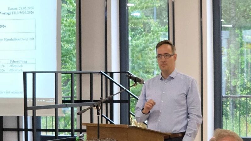 Hückeswagener Haushaltsdebatte: Haushalt 2026 – Modelleisenbahn-Budget für ICE-Erwartungen