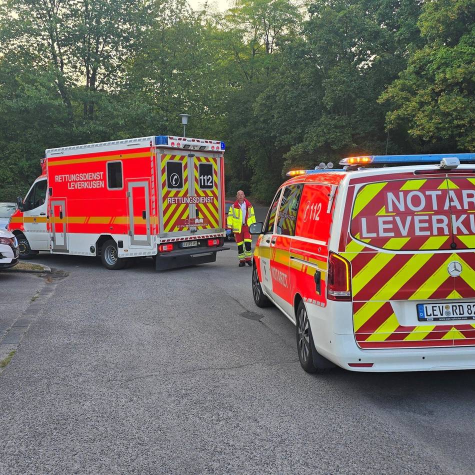 Leverkusener kam ins Krankenhaus: Angebranntes Essen löst Einsatz der Feuerwehr aus