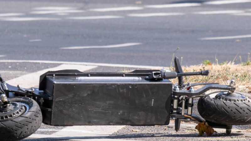Posting der Polizei Krefeld: Zwei Kinder nach E-Scooter-Unfällen im Krankenhaus