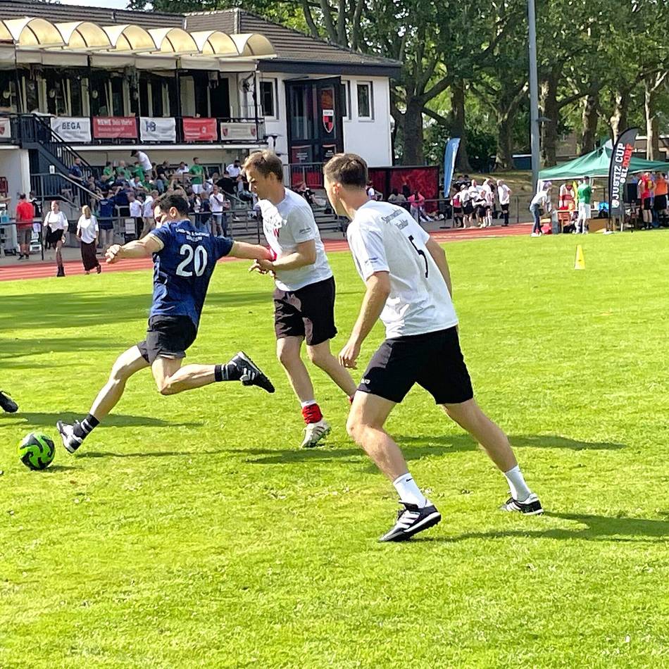 Justiz-Cup in Düsseldorf: Richter scheitern im Elfmeterschießen – genau wie die DFB-Elf