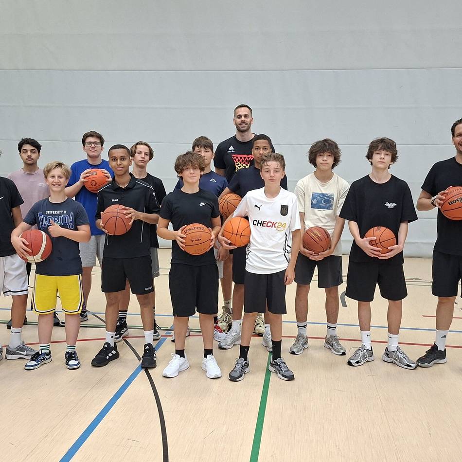 Health-Care-Day DBG: US-Austauschschüler bringen Baseball und Line-Dance mit